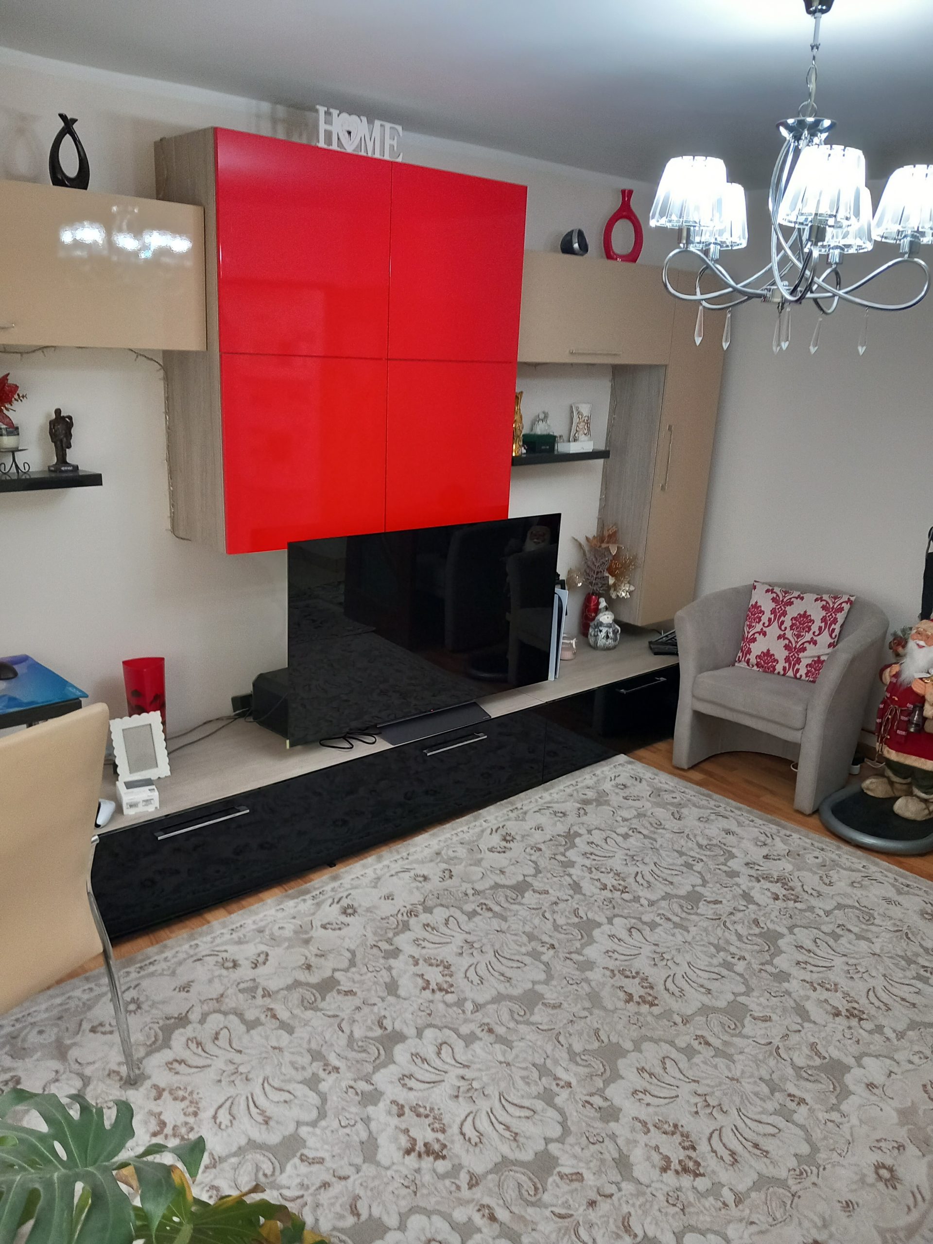 Apartament 2 camere, et.1/4 Mihai Bravu – 66.500 euro